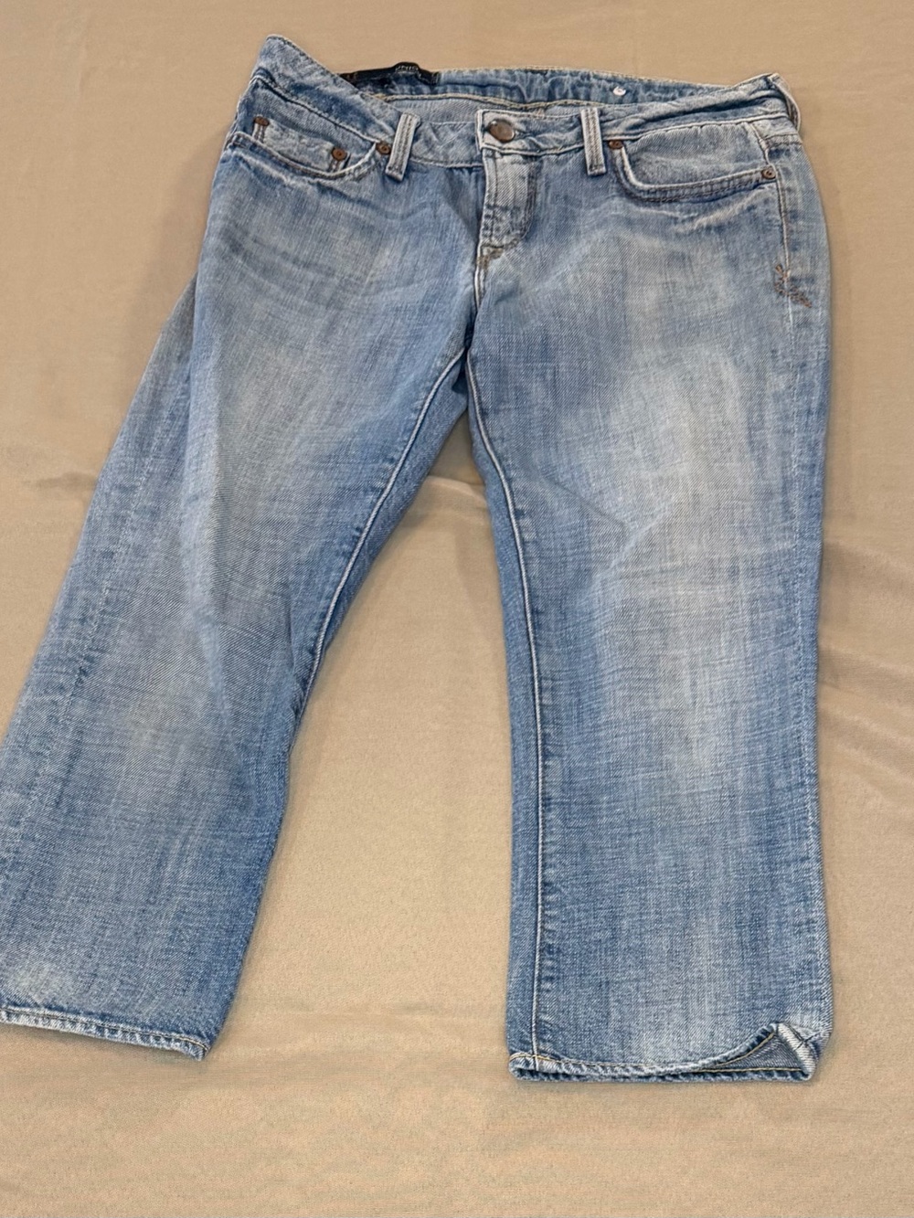Light Wash Women's Cropped Jeans - Mid Rise Ankle Length